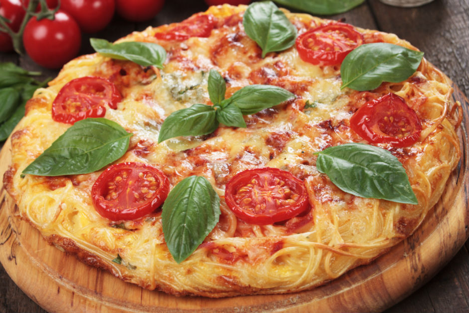 Makarna Tabanlı Pizza Tarifi, Nasıl Yapılır?