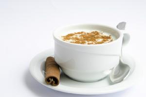 https://cdn.yemek.com/mncrop/300/200/uploads/2015/03/salep2191852528.jpg