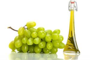 https://cdn.yemek.com/mncrop/300/200/uploads/2015/04/uzum-cekirdegi-yagi.jpg