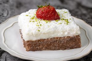 Hafifliğine Şaşıracaksınız: Kıbrıs Tatlısı