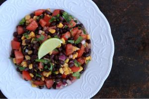 Fasulyenin En Kolay Hali: Meksika Salatası