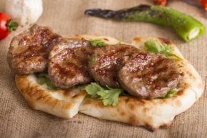 Evinize Geldi: Akçaabat Köftesi