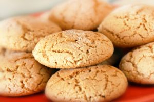 Pekmez Kıskansın: Tahinli Çatlak Kurabiye