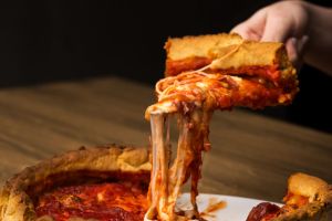 Usulü Chicago'dan: Türk İşi Deep Dish Pizza