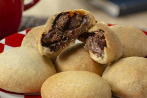 Sıcacıkken Yemeli: İzmir Bomba Tatlısı