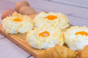 2 Malzemeli Kolay Kahvaltılık: Bulut Yumurta