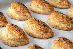 Her Katı Ayrı Güzel: Katmer Poğaça