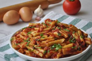 Hamuru Sadece 2 Malzemeli: Gurme Makarna