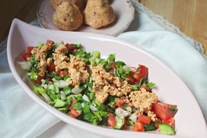 Hatay'dan Geldi: Kahvaltılık Sürk Peynirli Salata