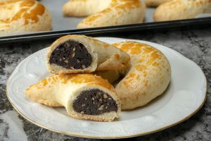 Hem de Pastane Usulü: Kolay Ay Çöreği