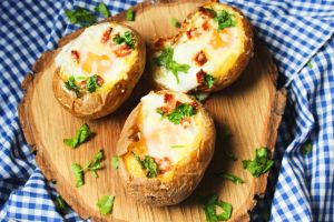 Kahvaltılıkların En Güzeli: Kumpir Yumurta