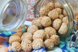 Kavanozda Saklamalık: Lokmalık Tuzlu Kurabiye