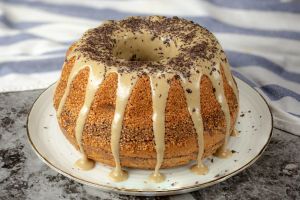 Ziyafet Sofralarına: Susam Mantolu Kek