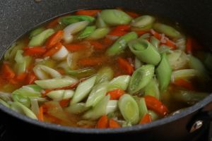 Pirasa Pisirirken Kokmamasi Icin Ne Yapilir Yemek Com Pirasa Pisirirken Kokmamasi Icin Ne Yapilir Yemek Com