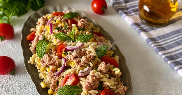 ton-balikli-makarma-salatasi-4