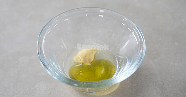 yesil-elmali-lahana-salatasi-asama4-yemekcom