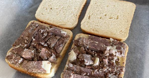 kavurmali-tost-yapim2