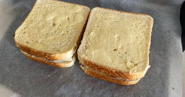 kavurmali-tost-yapim4