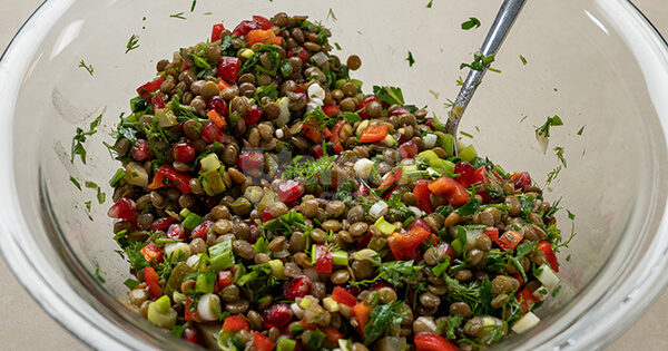 yesil-mercimek-salatasi-asama-2