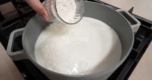 muzlu-puding-asama2-yemekcom