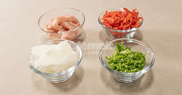 tavuklu-fajita-asama-2-yemekcom