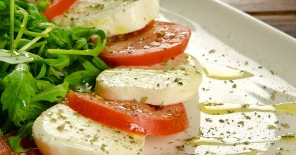 Caprese Salatası Tarifi, Nasıl Yapılır? - Yemek.com