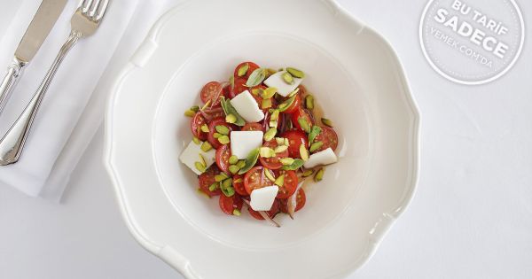 Fıstıklı Domates Salatası