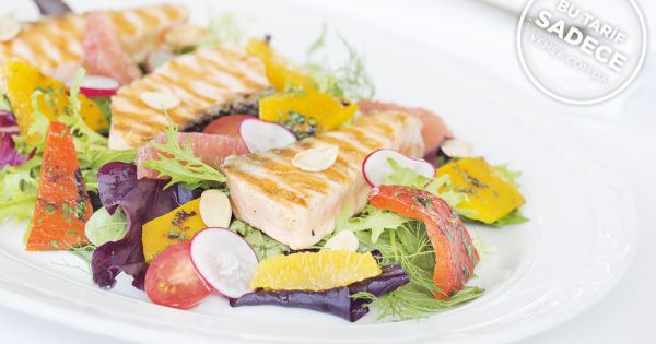 Izgara Somon Salatası