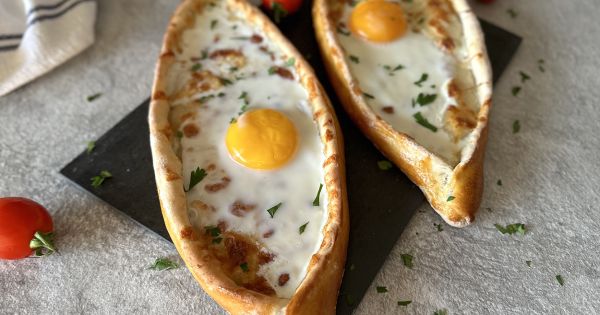 Yumurtalı Pide