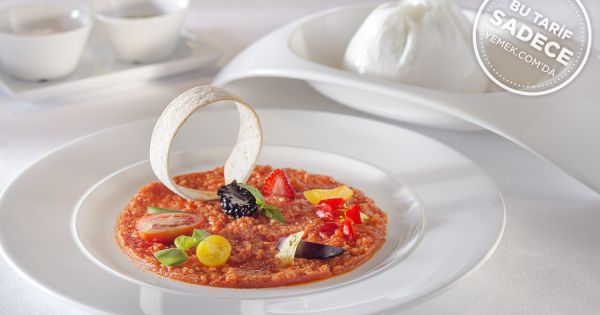 Domates Püreli Burrata Peyniri ( Burrata pappa al pomodoro)