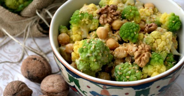 Nohutlu Romanesco Salatası