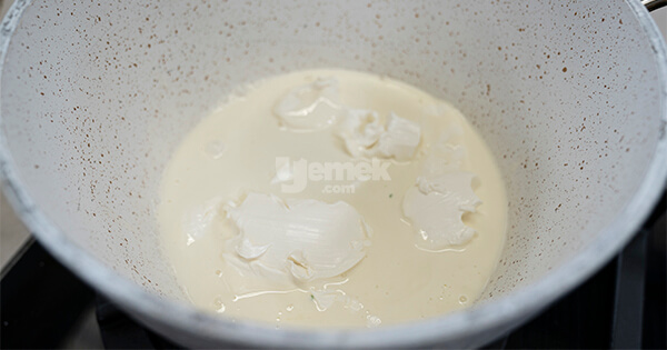 kremali-spagetti-asama2-yemekcom