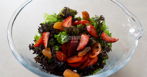 ferah-salata-asama2-yemekcom