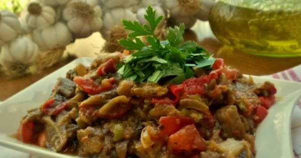Kavrulmuş Köz Patlıcan Salatası