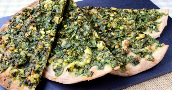 Ispanaklı Peynirli Lahmacun