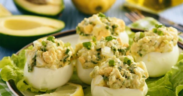 Avokado Dolgulu Yumurta