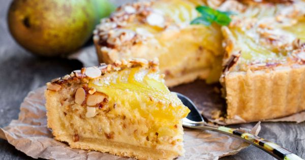 Bademli Armutlu Tart