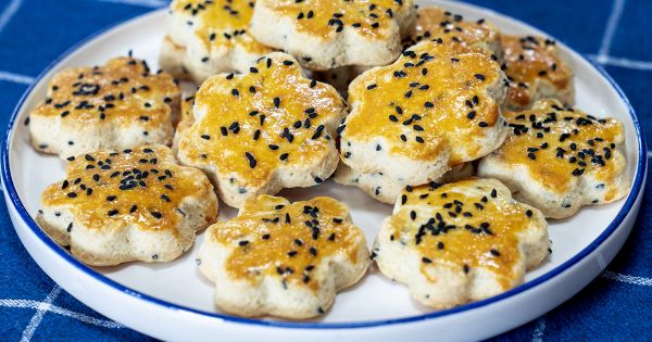 Çörek Otlu Çiçek Kurabiye