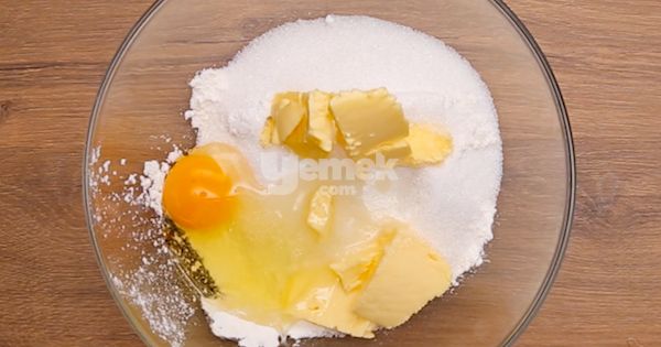visne-soslu-yogurt-keki-watermark-1