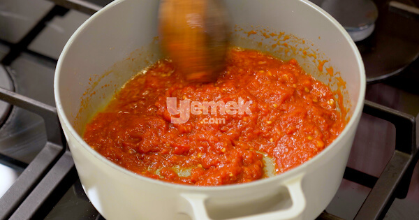 demleme-domatesli-makarna-4