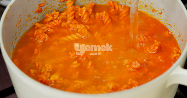 demleme-domatesli-makarna-7