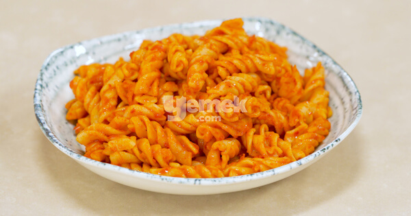 demleme-domatesli-makarna-9