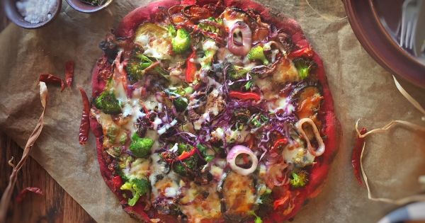 Pancar Püreli Izgara Sebzeli Pizza