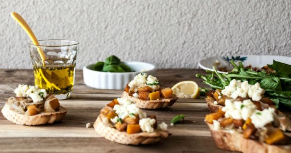 Bal Kabaklı ve Tulum Peynirli Bruschetta