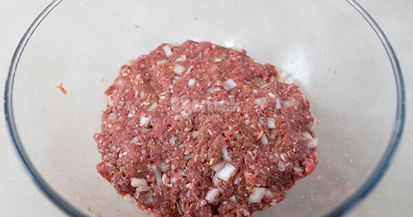 kiremitte-soslu-kofte-asama4-yemekcom