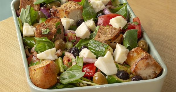 Bayat Pideden Domates Salatası