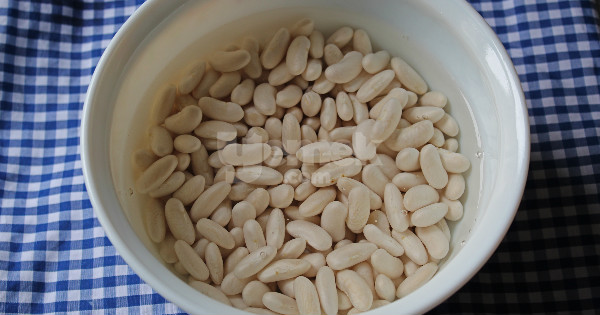 kuru-fasulye-salatasi-yapilis-1