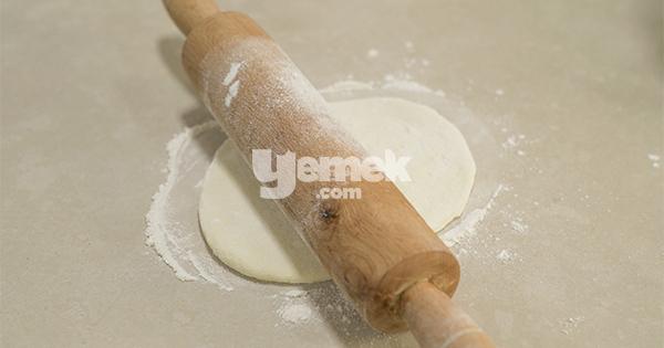 dana-etli-kirmizi-biberli-pizza-asama-7