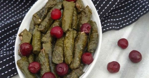 Vişneli Zeytinyağlı Yaprak Sarma