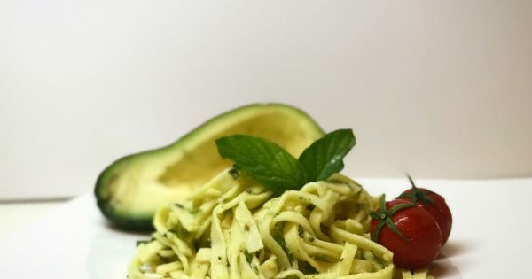 Avokado Soslu Makarna